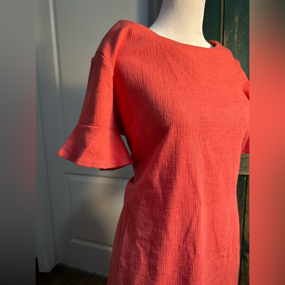 Tahari Dress Women size 6 sheath coral
Flutter bell Sleeve Stretch Back
Zip - Picture 13 of 13